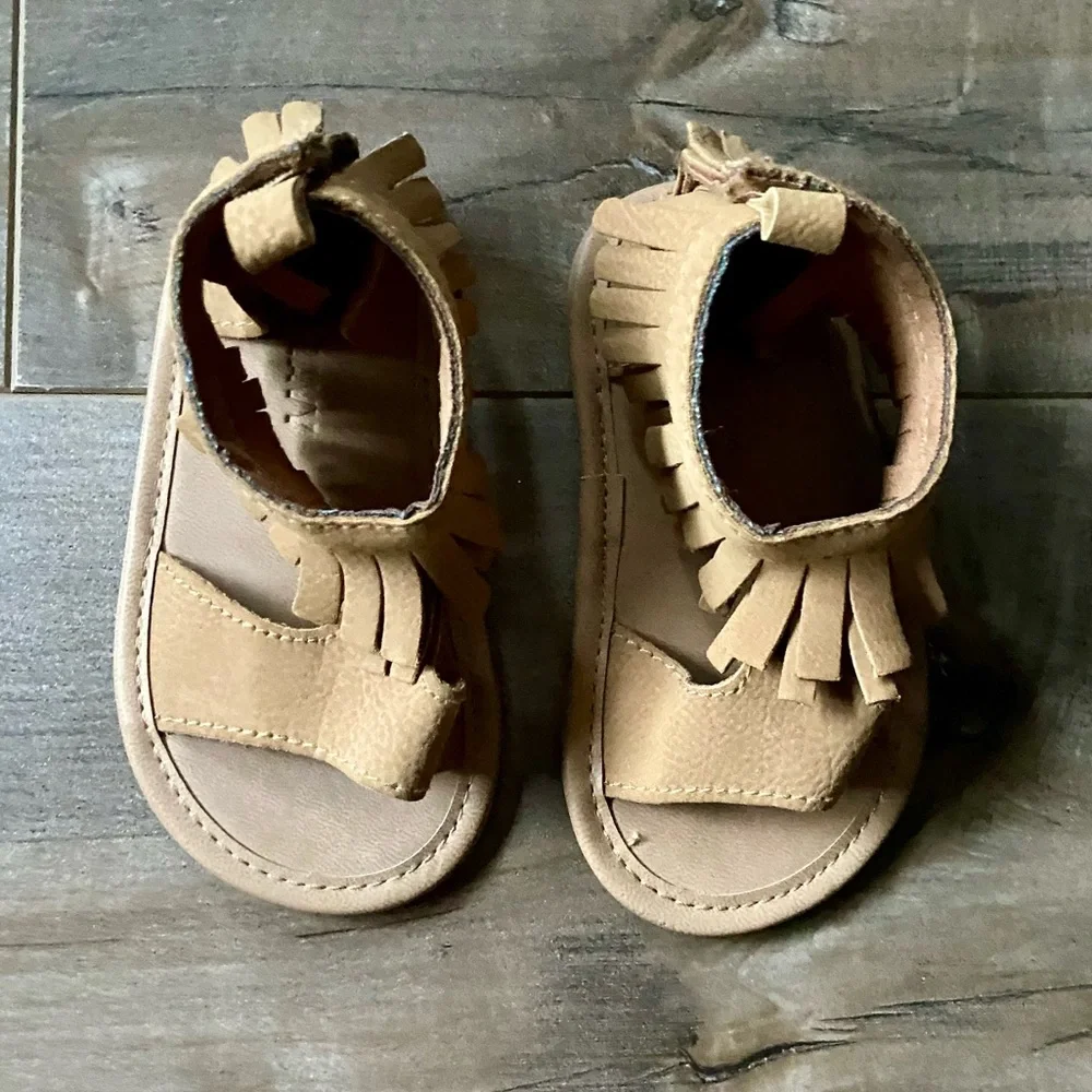 Old Navy Tan Sueded Fringe Gladiator Sandals